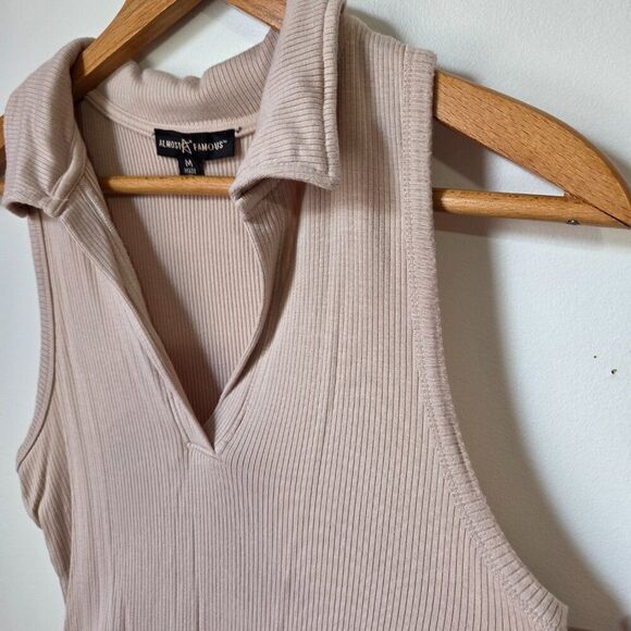 EUC ALMOST FAMOUS TAN / CREAM RIBBED SLEEVES COLLARED V NECK BODYSIUT SZ M - Picture 3 of 12